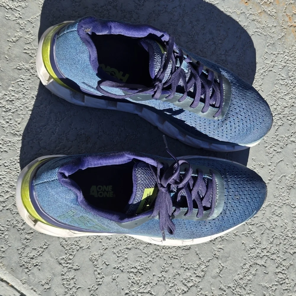 HOKA ONE ONE Elevon Size 10 Men's Lightweight Road-Running Sneakers